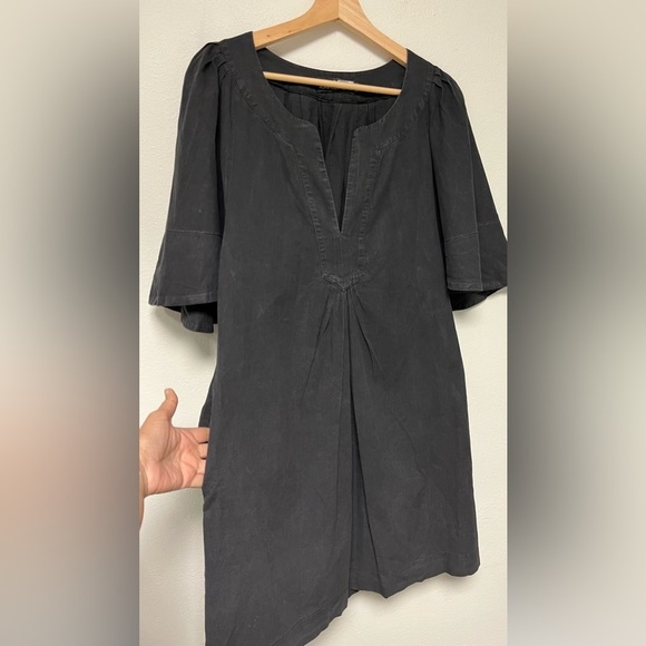 TUCKERNUT POMANDER PLACE
Black Finley Flutter Sleeve Dress
Size Large - Picture 6 of 9